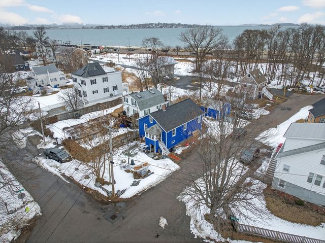 11 Cleaves St, Quincy, MA 02171