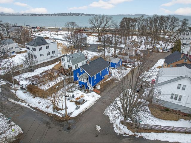 11 Cleaves St, Quincy, MA 02171