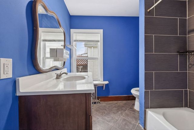 11 Cleaves St, Quincy, MA 02171