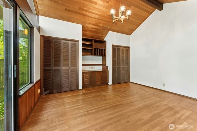 2258 40th Avenue E, Seattle, WA 98112