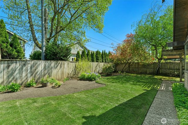 2258 40th Avenue E, Seattle, WA 98112