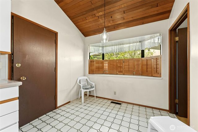 2258 40th Avenue E, Seattle, WA 98112