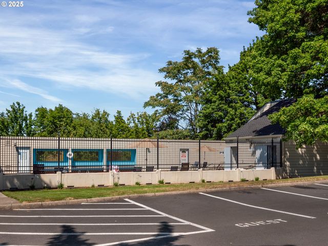 361 Ne VILLAGE SQUIRE Ave 4, Gresham, OR 97030