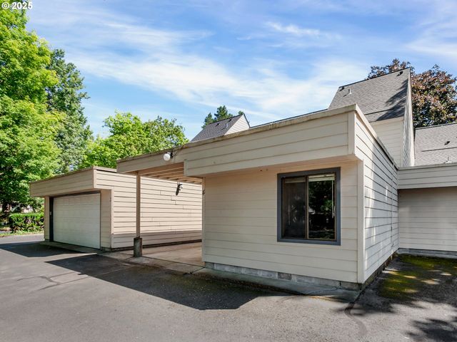 361 Ne VILLAGE SQUIRE Ave 4, Gresham, OR 97030