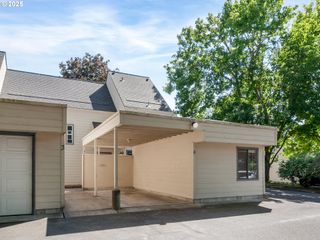 361 Ne VILLAGE SQUIRE Ave 4, Gresham, OR 97030