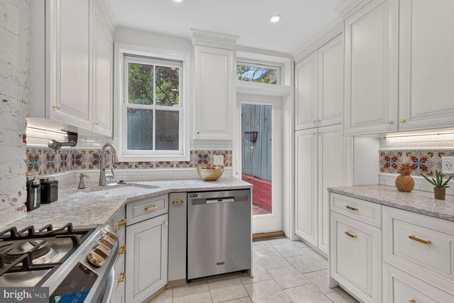 603 ACKER PL NE, Washington, DC 20002