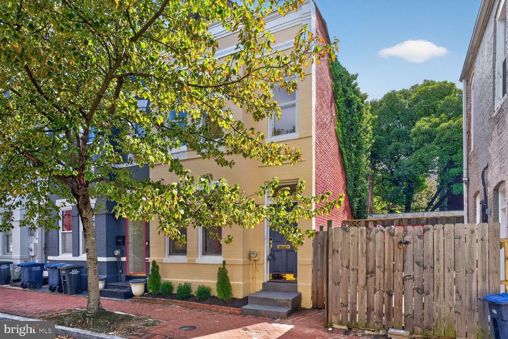 603 ACKER PL NE, Washington, DC 20002