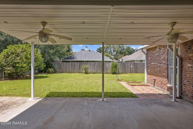 111 Tulip Tree Lane, Broussard, LA 70518