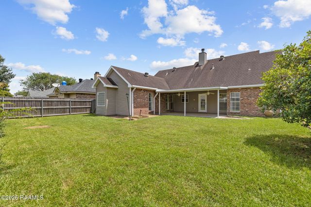 111 Tulip Tree Lane, Broussard, LA 70518
