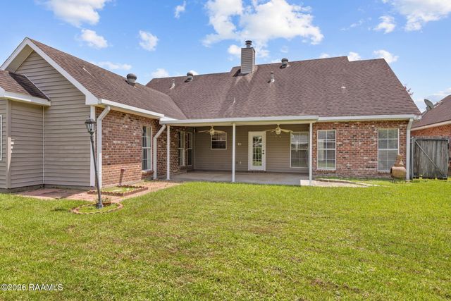 111 Tulip Tree Lane, Broussard, LA 70518