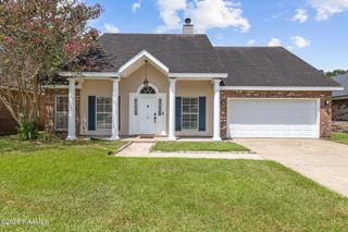 111 Tulip Tree Lane, Broussard, LA 70518