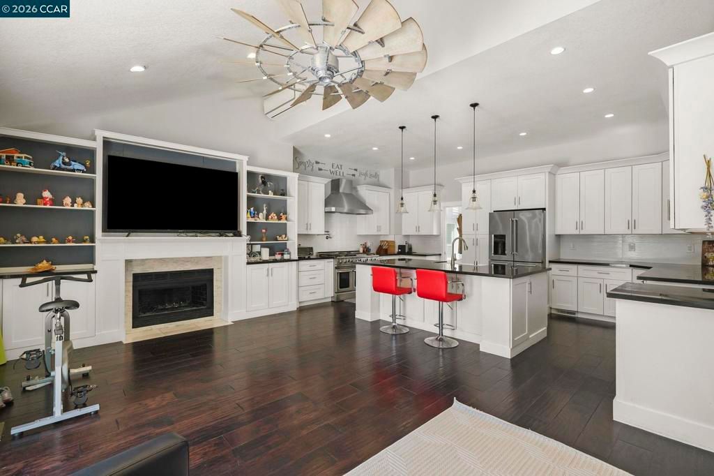 Image 12 of property listing at 11573 Fenwick Court, Dublin, CA 94568