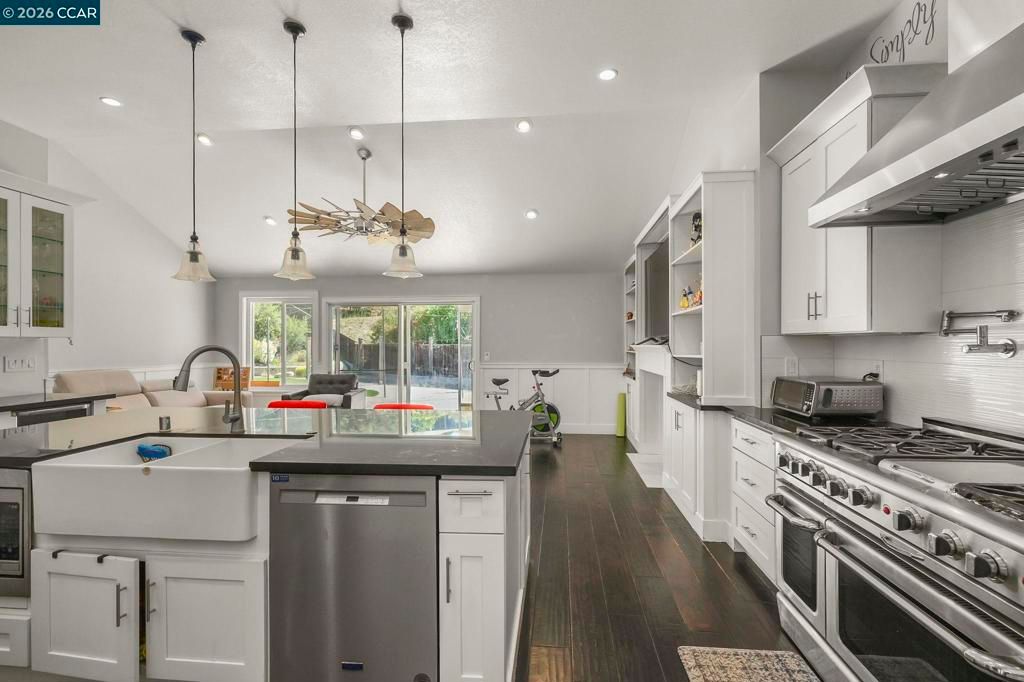 Image 13 of property listing at 11573 Fenwick Court, Dublin, CA 94568