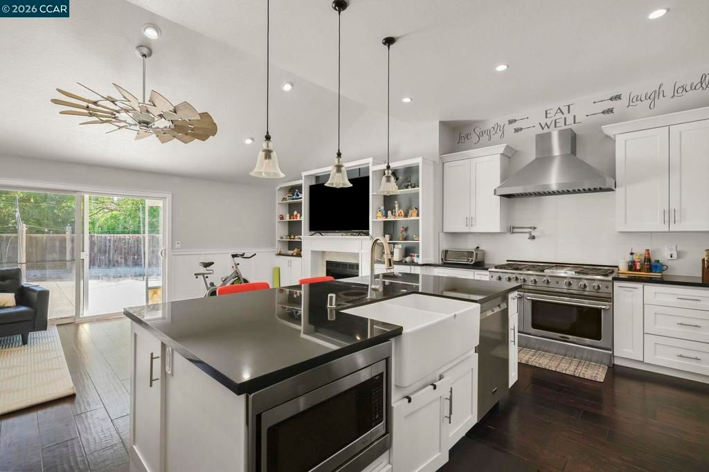 Image 14 of property listing at 11573 Fenwick Court, Dublin, CA 94568