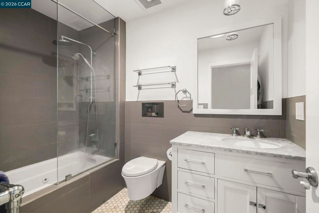 Image 22 of property listing at 11573 Fenwick Court, Dublin, CA 94568