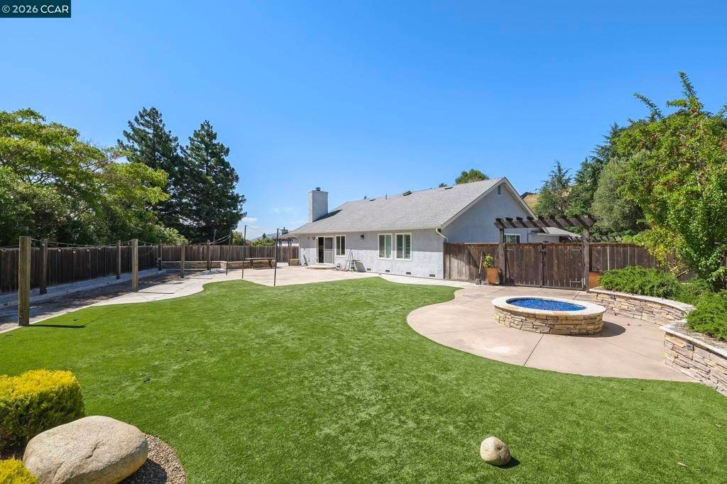 Image 23 of property listing at 11573 Fenwick Court, Dublin, CA 94568