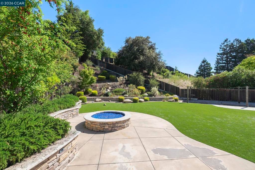 Image 25 of property listing at 11573 Fenwick Court, Dublin, CA 94568