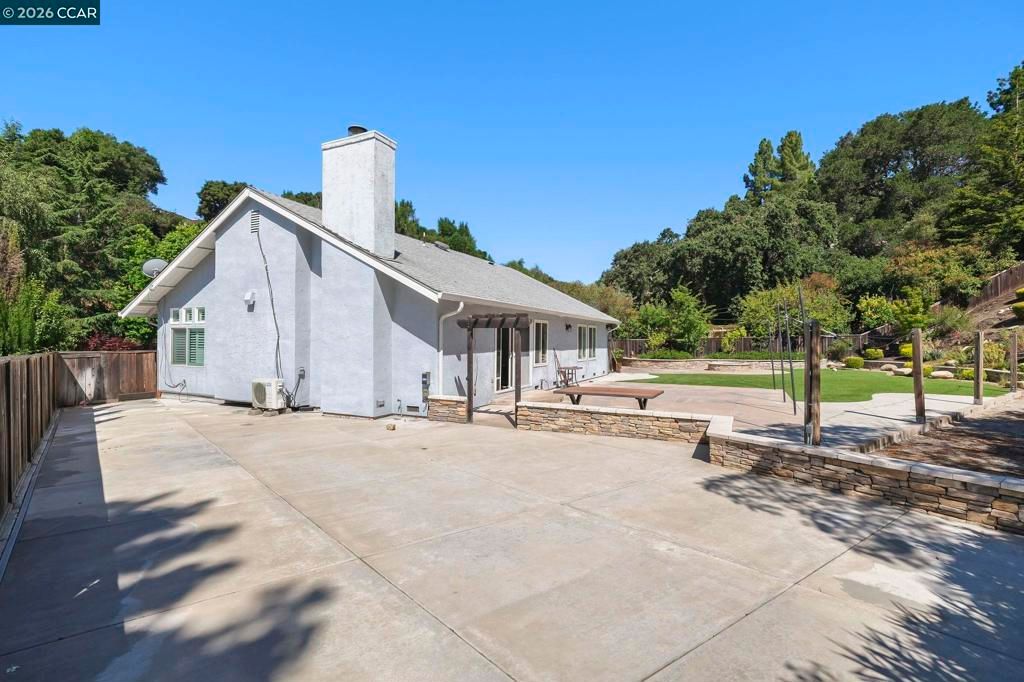 Image 27 of property listing at 11573 Fenwick Court, Dublin, CA 94568