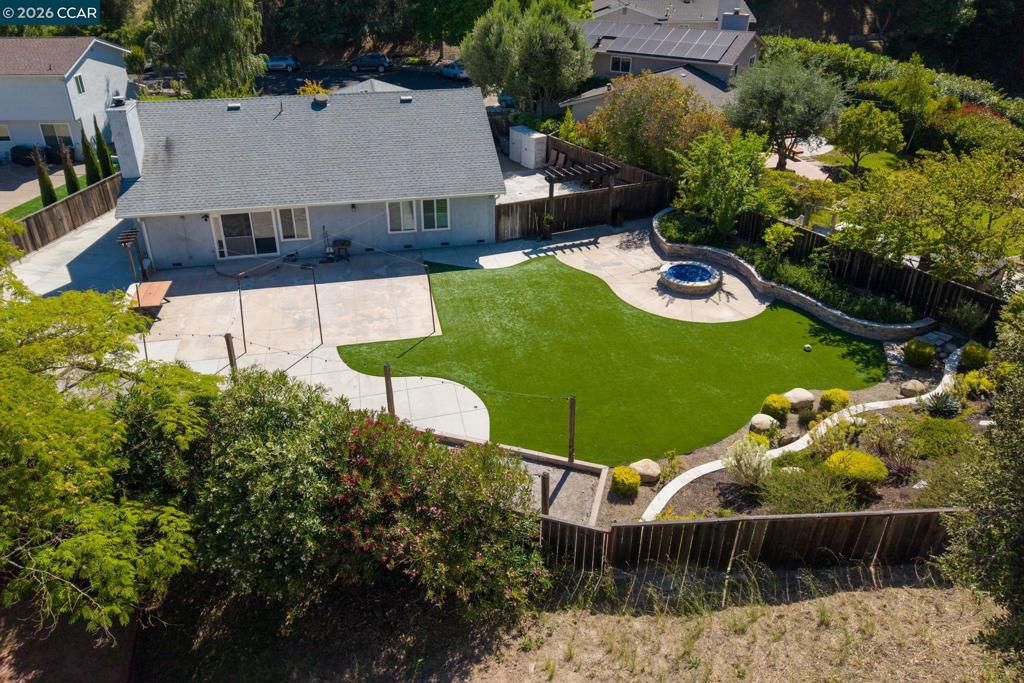 Image 28 of property listing at 11573 Fenwick Court, Dublin, CA 94568