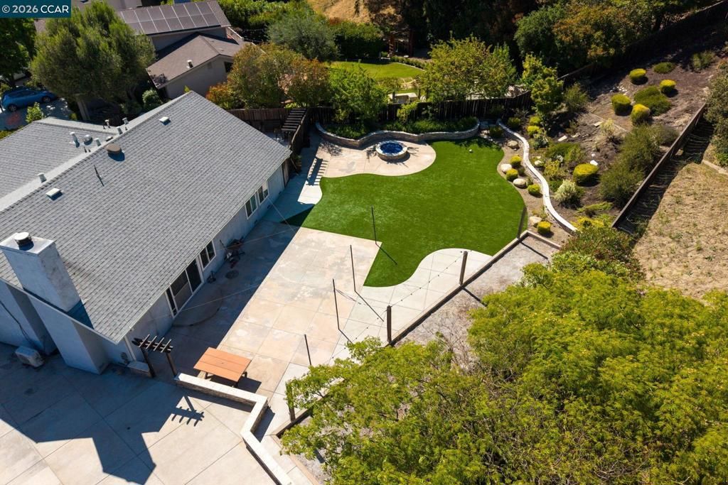 Image 30 of property listing at 11573 Fenwick Court, Dublin, CA 94568