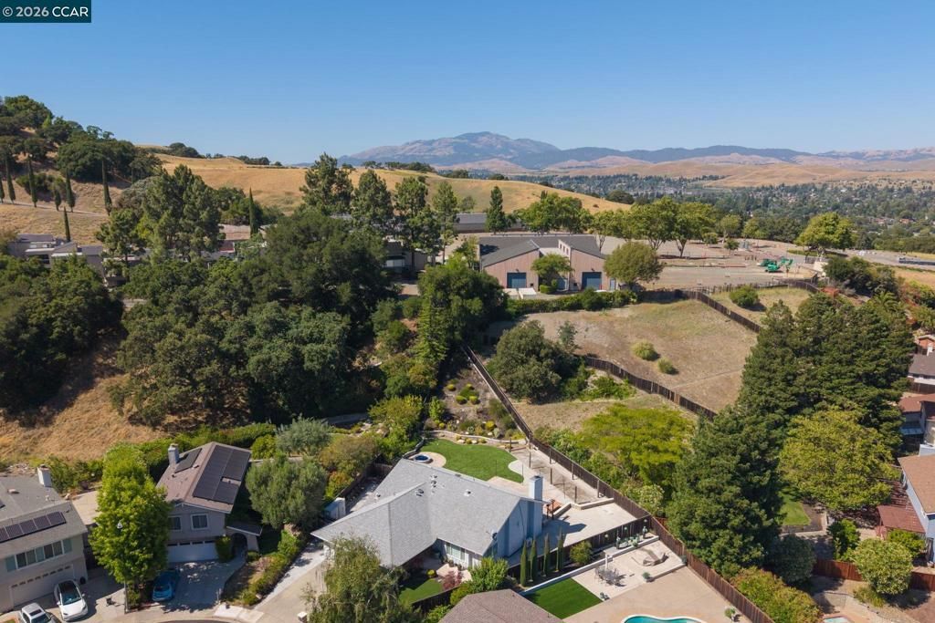 Image 32 of property listing at 11573 Fenwick Court, Dublin, CA 94568