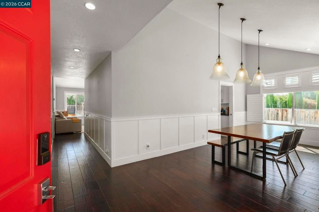 Image 5 of property listing at 11573 Fenwick Court, Dublin, CA 94568