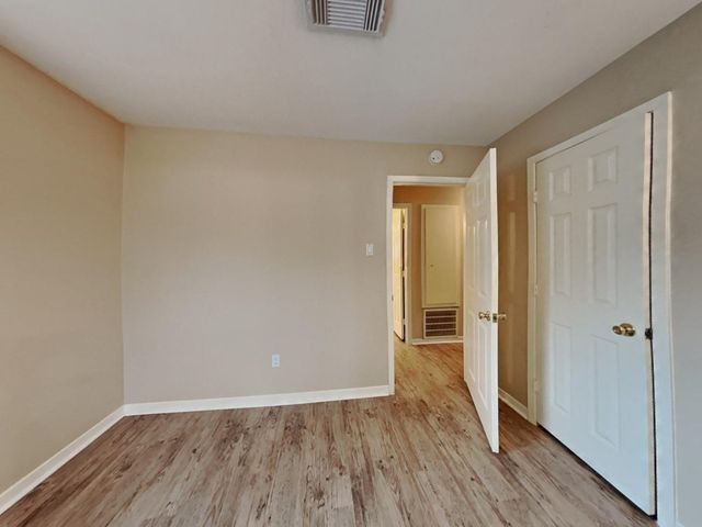 10418 Winding Trail Road, La Porte, TX 77571