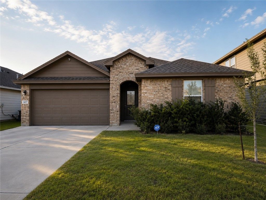 1417 Maverick, Sinton, TX 78387 — exterior