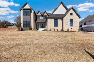 8201 Amber Ridge Drive, Edmond, OK 73034