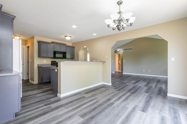 4008 IGUANA DR, Columbia, MO 65202