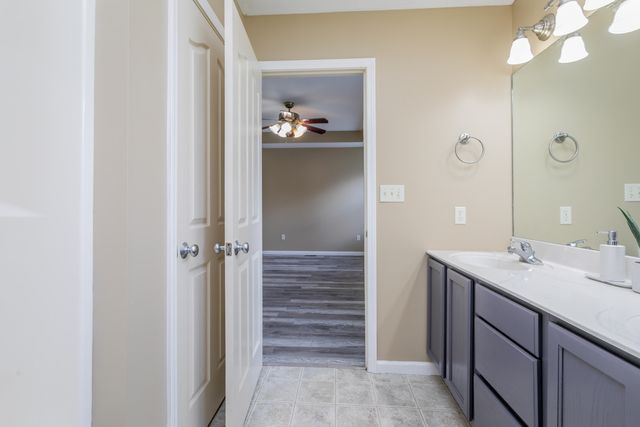 4008 IGUANA DR, Columbia, MO 65202