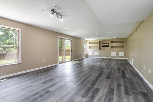 4008 IGUANA DR, Columbia, MO 65202