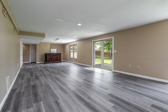 4008 IGUANA DR, Columbia, MO 65202