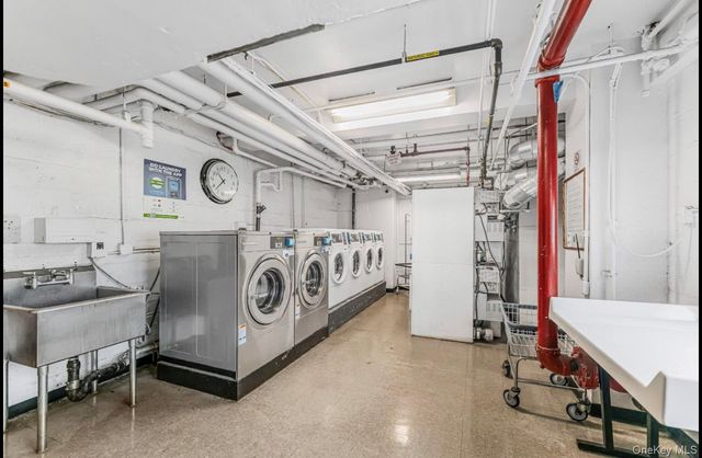 8 Fordham Oval 16B, Bronx, NY 10468
