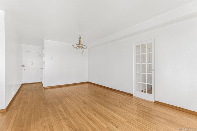 8 Fordham Oval 16B, Bronx, NY 10468