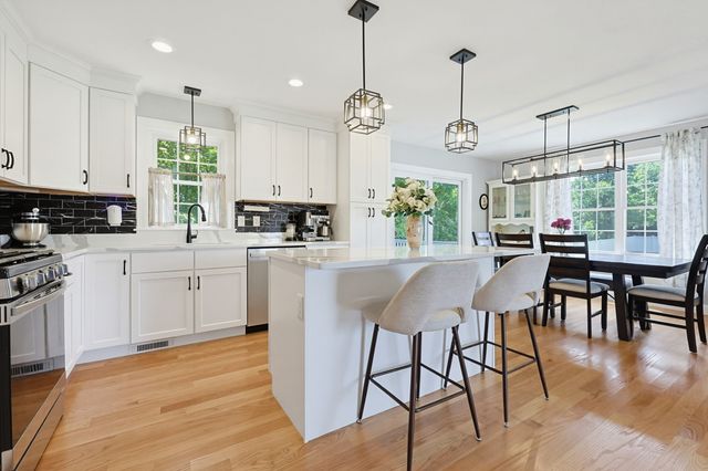 70 Henrietta Way, Taunton, MA 02780