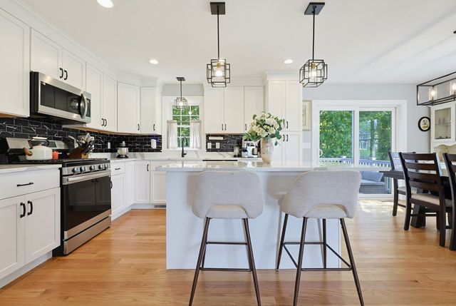 70 Henrietta Way, Taunton, MA 02780
