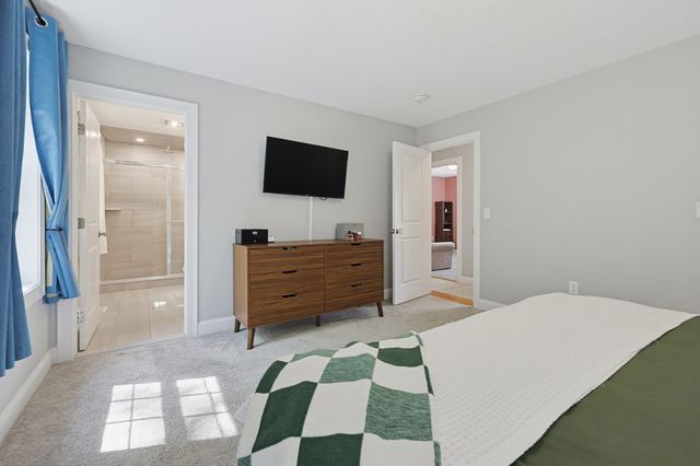 70 Henrietta Way, Taunton, MA 02780