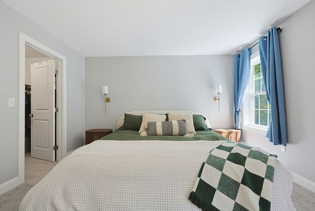 70 Henrietta Way, Taunton, MA 02780