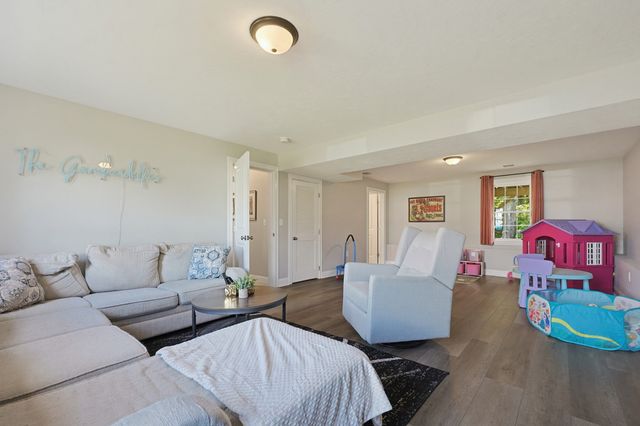 70 Henrietta Way, Taunton, MA 02780
