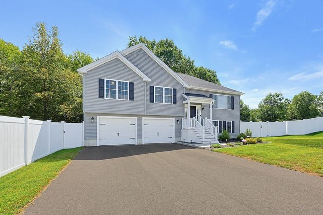 70 Henrietta Way, Taunton, MA 02780