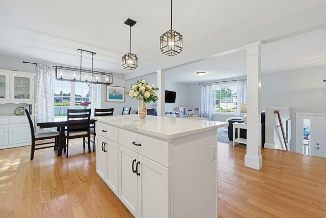 70 Henrietta Way, Taunton, MA 02780