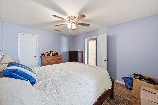 905 Brookhaven Drive, Lancaster, TX 75134