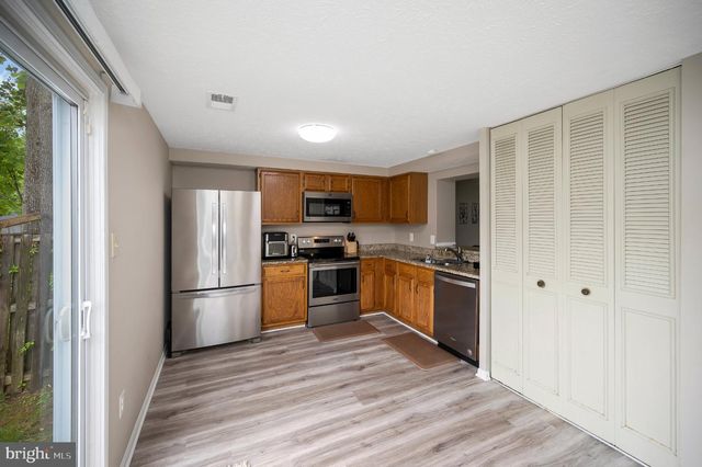 4686 WHITELY CT, Woodbridge, VA 22193