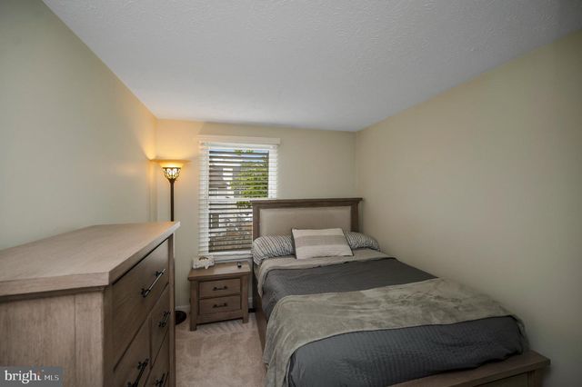4686 WHITELY CT, Woodbridge, VA 22193