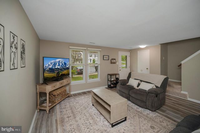 4686 WHITELY CT, Woodbridge, VA 22193