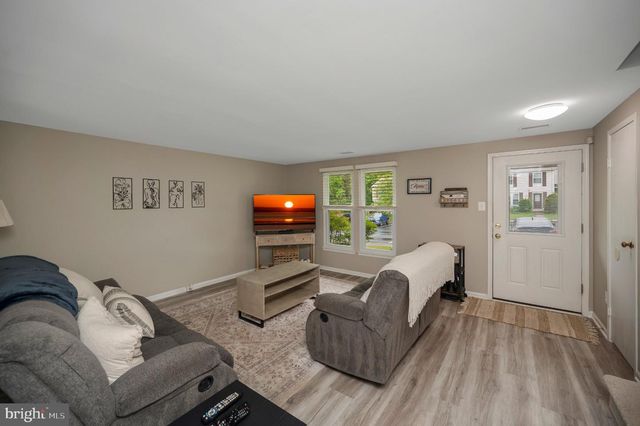4686 WHITELY CT, Woodbridge, VA 22193