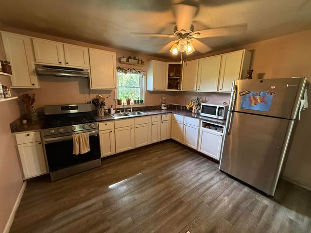 21339 County Road 687, Bangor, MI 49013
