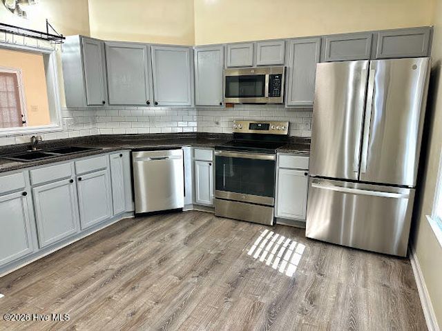 301 Brookstone Way, Jacksonville, NC 28546