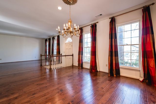 24 Windsor Court, Little Rock, AR 72212